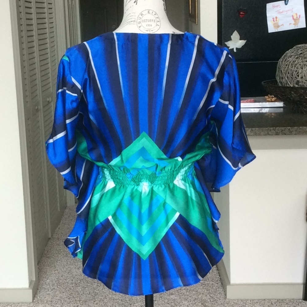 ๐ Beautiful Top ๐ - Picture 4 of 6